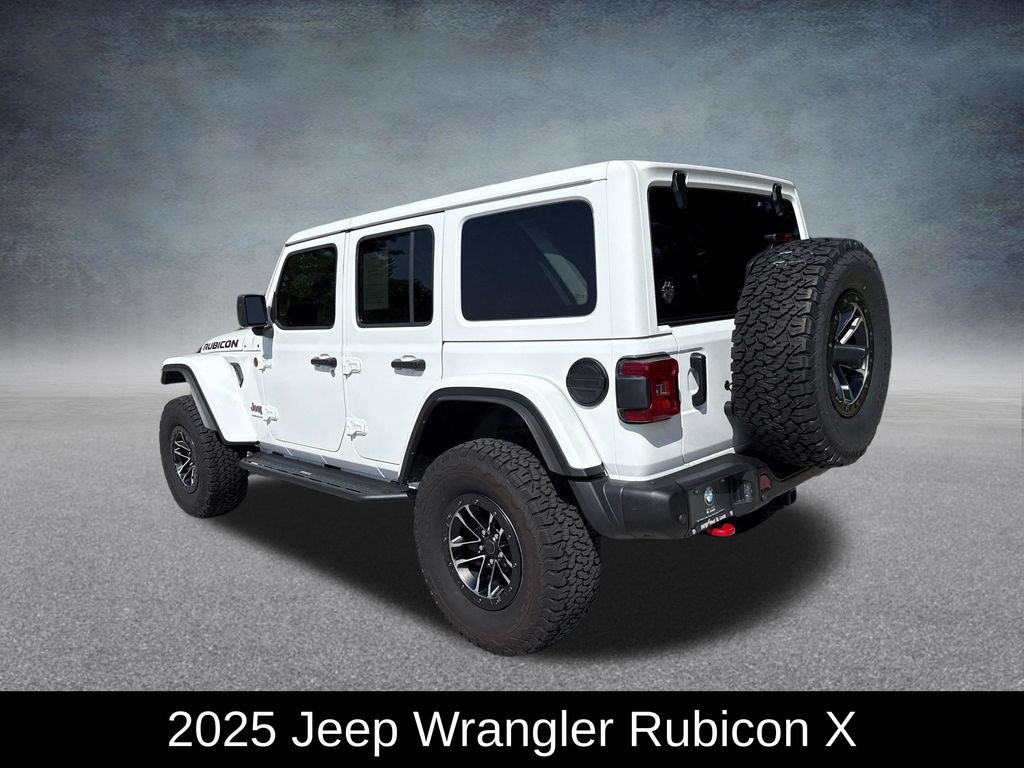 Used 2025 Jeep Wrangler Unlimited Rubicon AWD/4WD image 3
