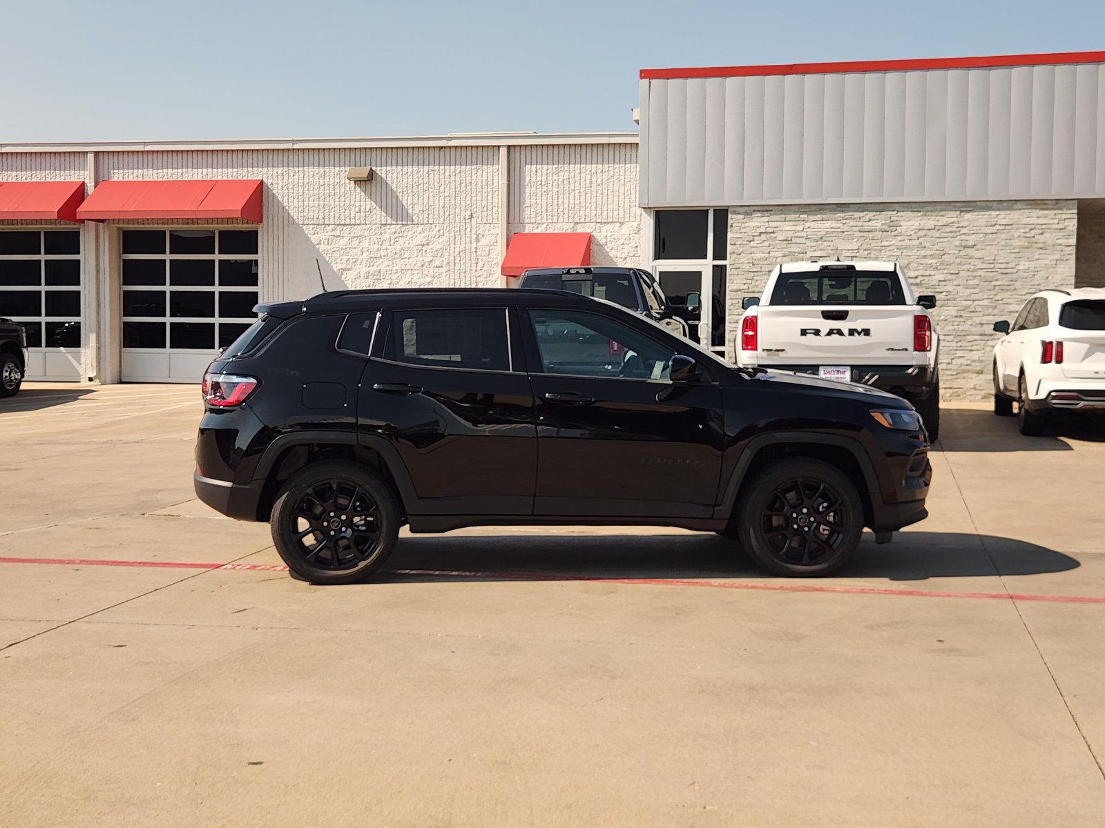 New 2026 Jeep Compass Latitude AWD/4WD image 7