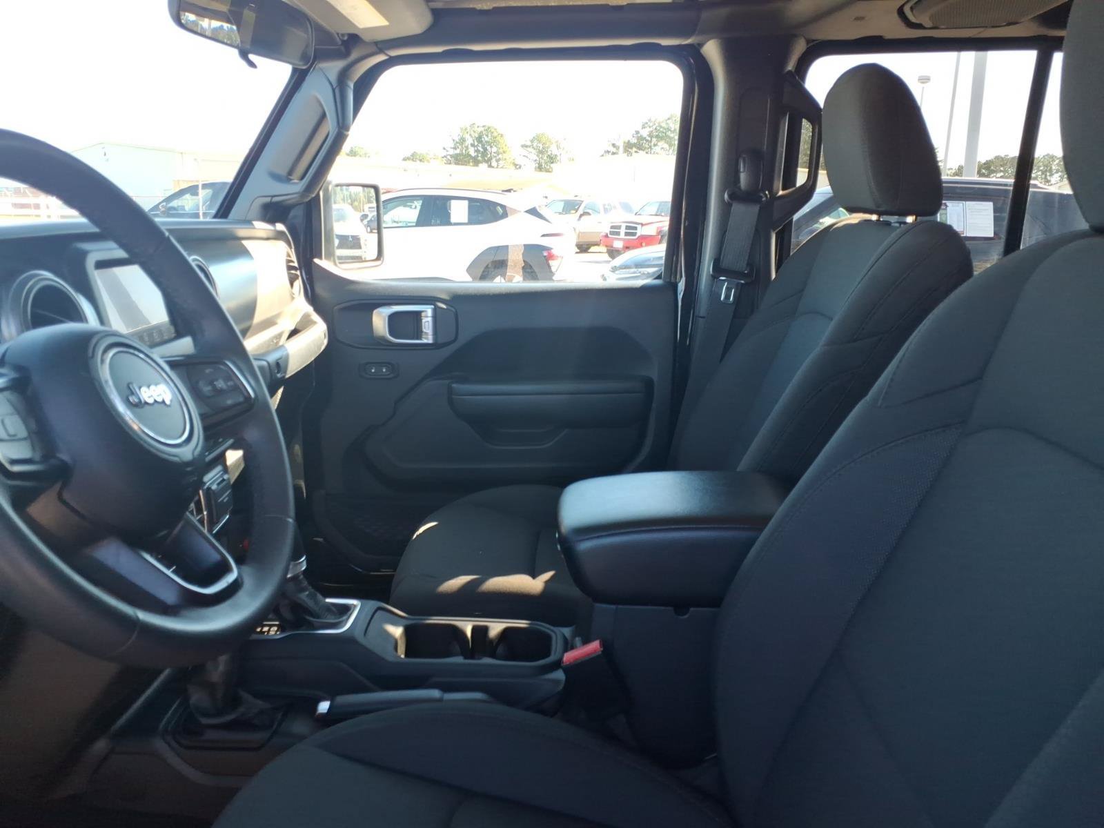 Used 2023 Jeep Gladiator Sport AWD/4WD image 7