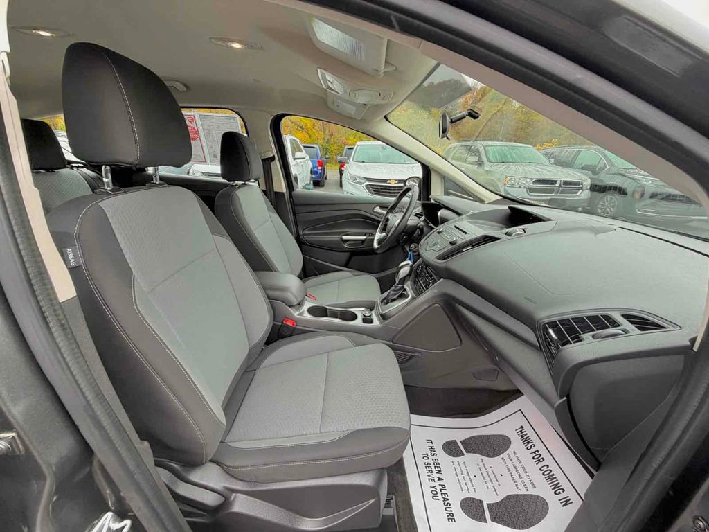 Used 2017 Ford C-MAX SE image 14