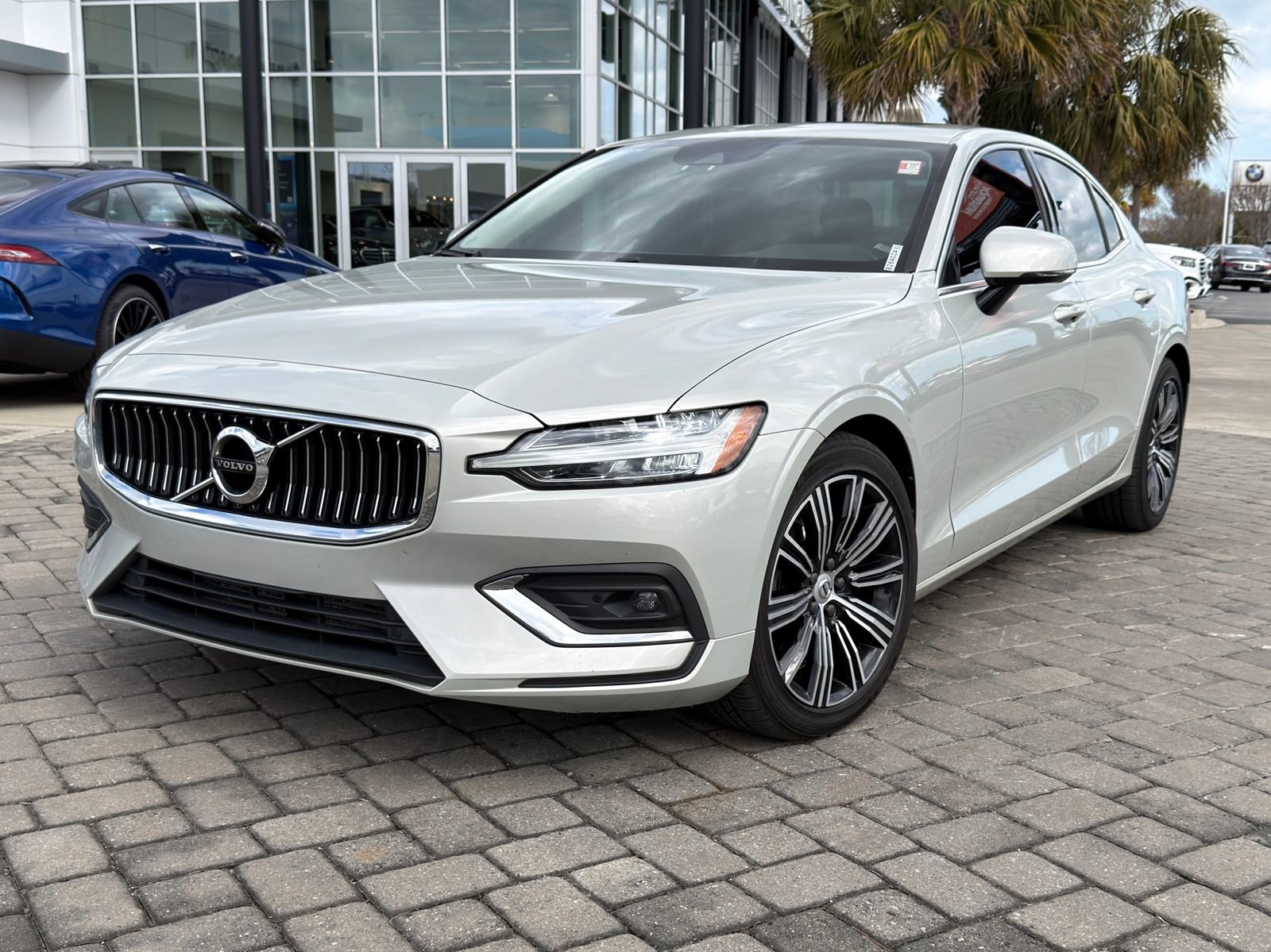 Used 2020 Volvo S60 T6 Inscription image 1