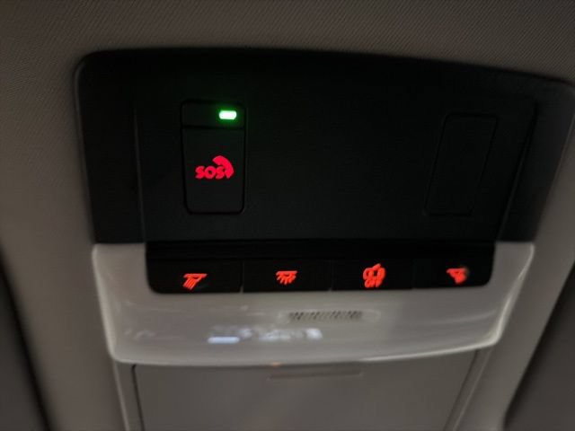 Used 2025 Nissan Pathfinder SL AWD/4WD image 32