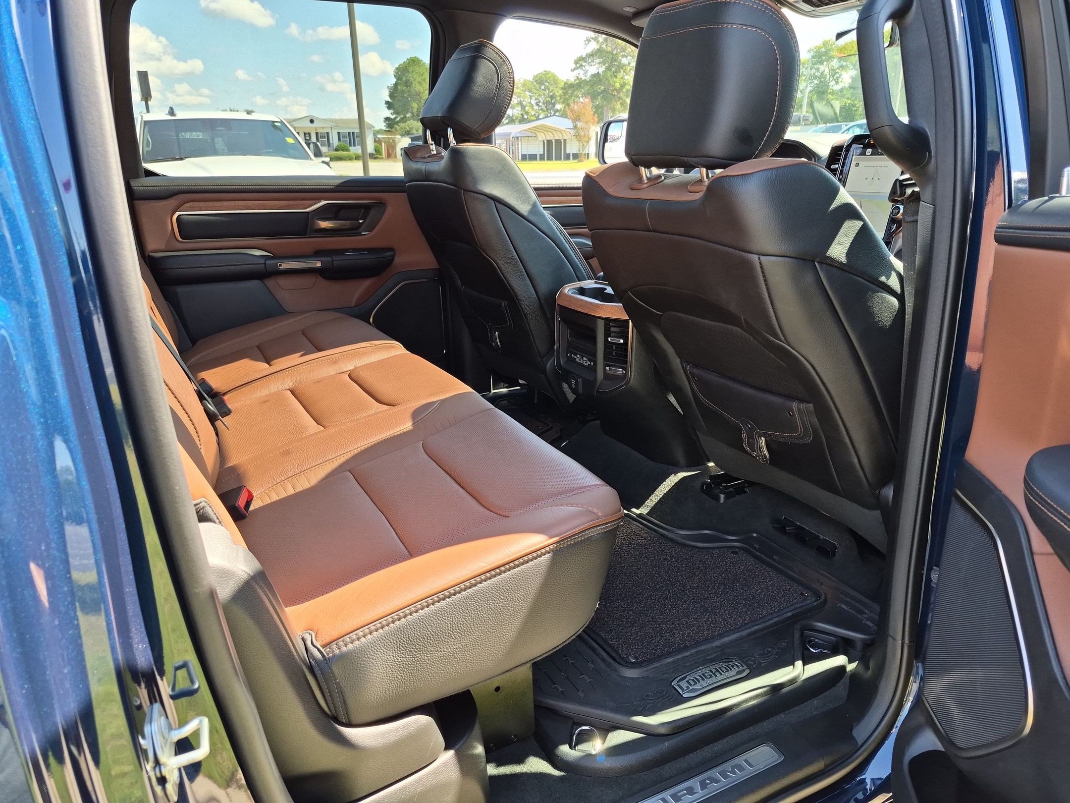 Used 2024 RAM 1500 Limited AWD/4WD image 23