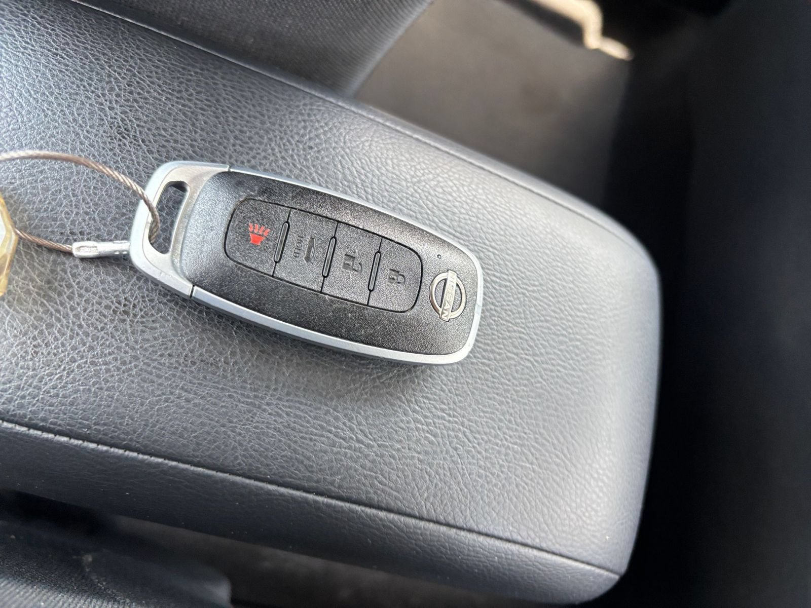 Used 2025 Nissan Versa SV FWD image 20