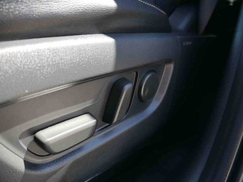 Used 2025 MAZDA CX-70 3.3 Turbo w/ Preferred Package image 28