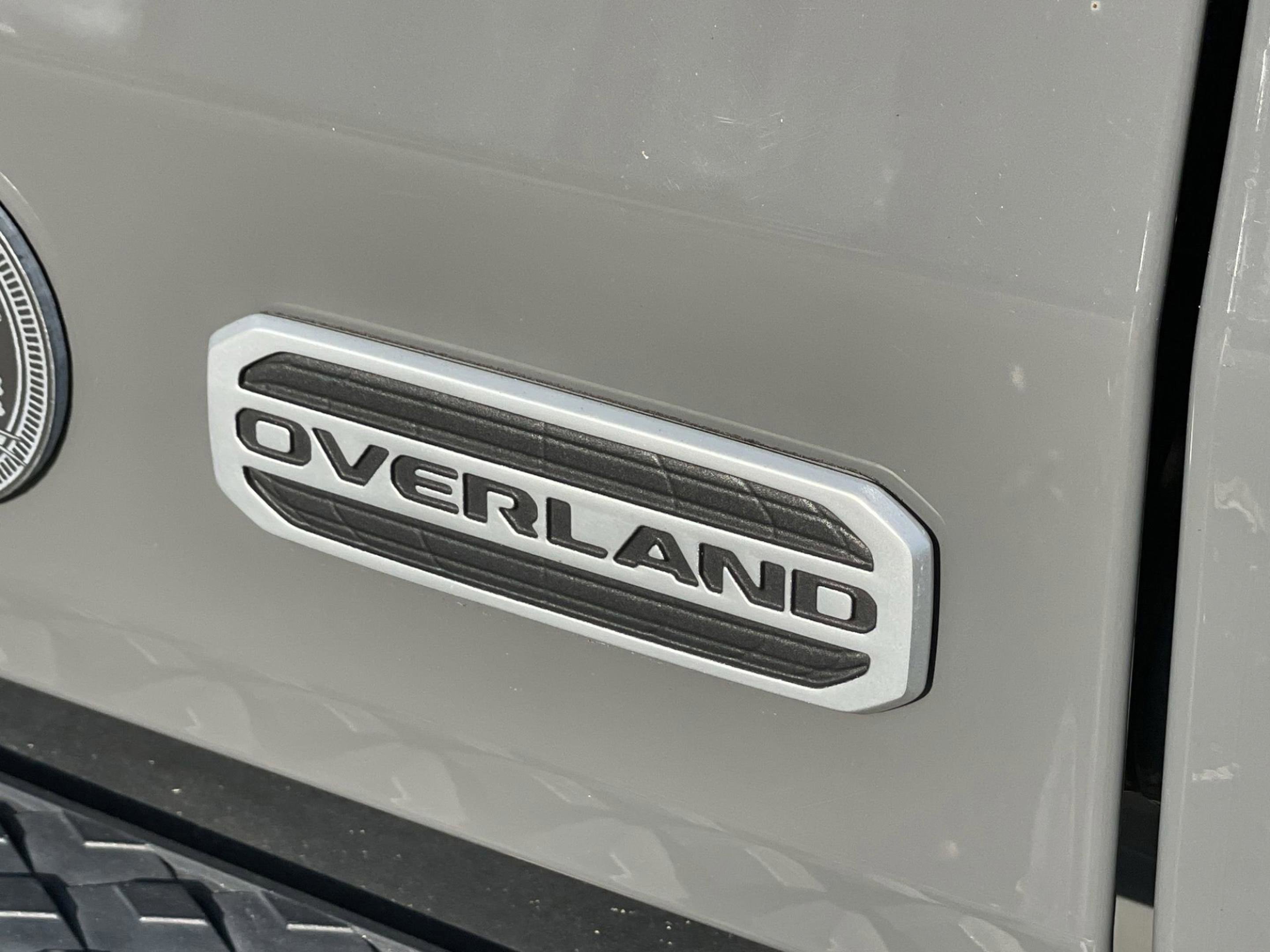 Used 2020 Jeep Gladiator Overland w/ Dual Top Group image 9