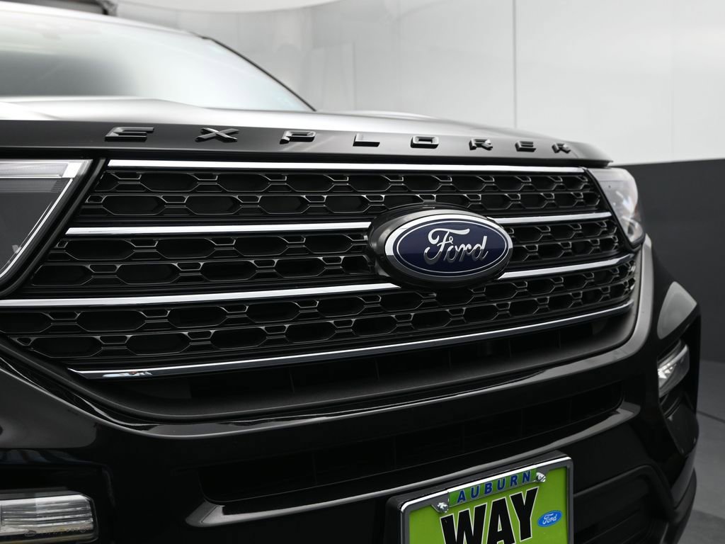 Used 2021 Ford Explorer XLT w/ Equipment Group 202A image 11