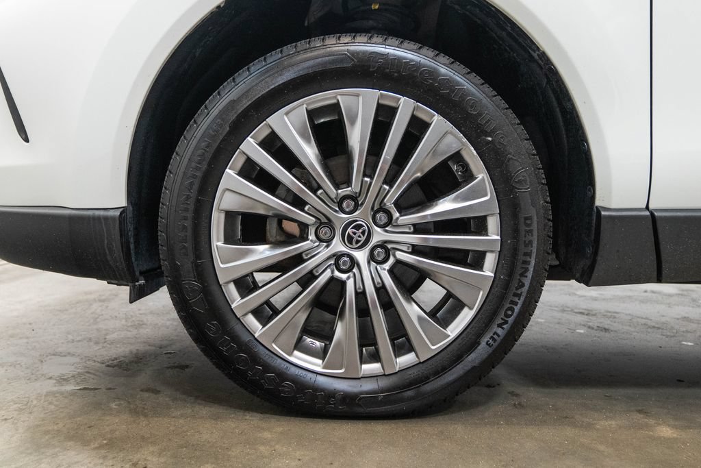 Used 2021 Toyota Venza XLE w/ Softex Package AWD/4WD image 11