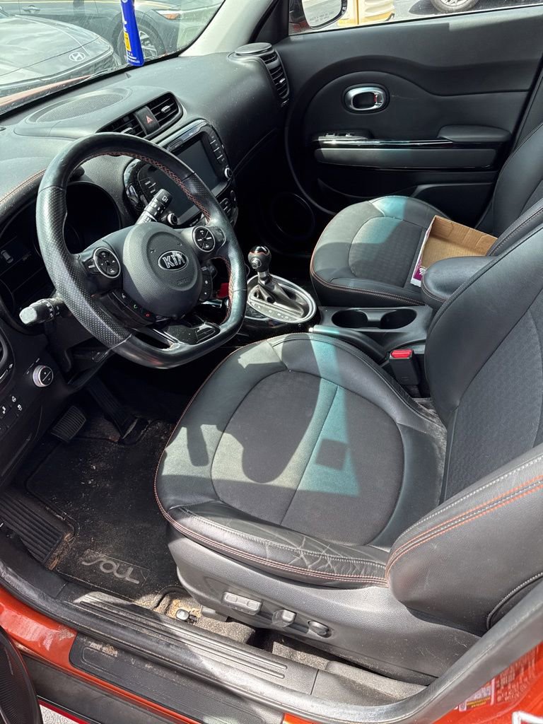 Used 2018 Kia Soul ! w/ Tech Package image 2