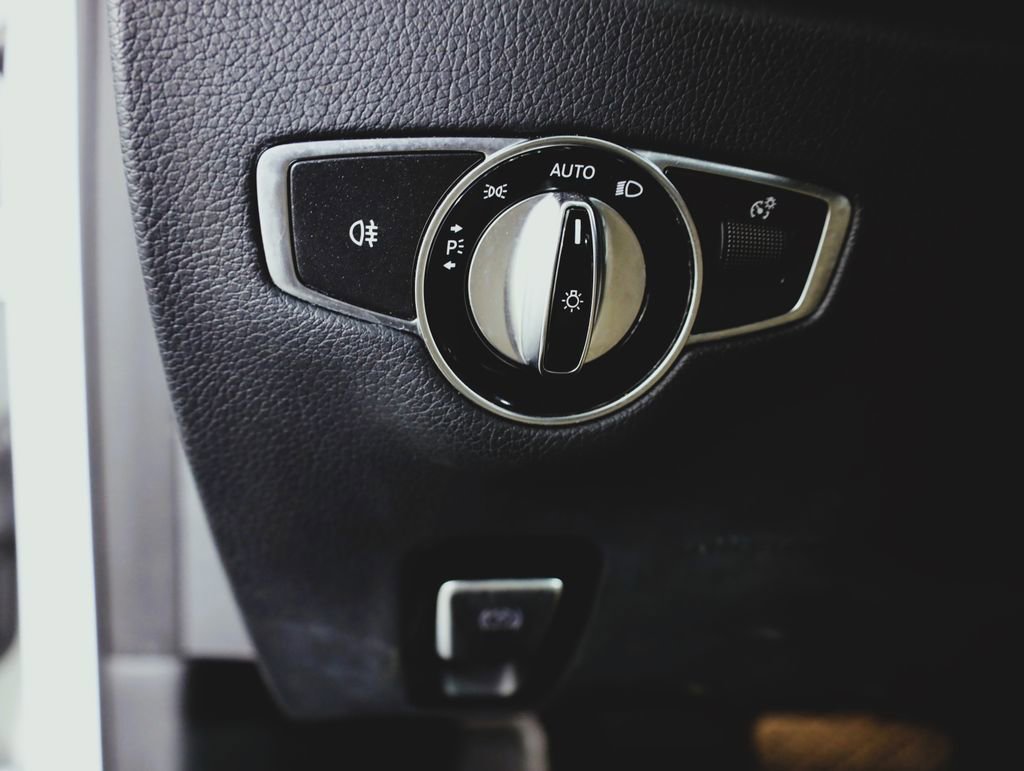 Certified 2019 Mercedes-Benz E 300 4MATIC image 12