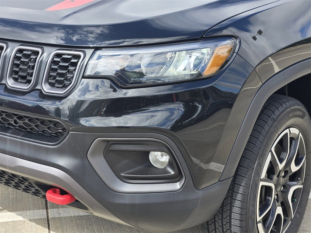 Used 2024 Jeep Compass Trailhawk image 11