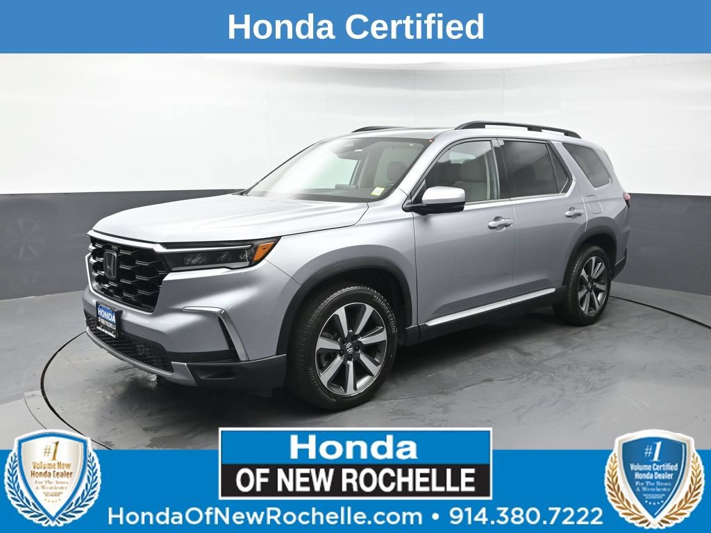 Certified 2025 Honda Pilot Touring image 1