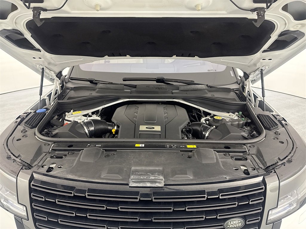 Certified 2023 Land Rover Range Rover SE image 31