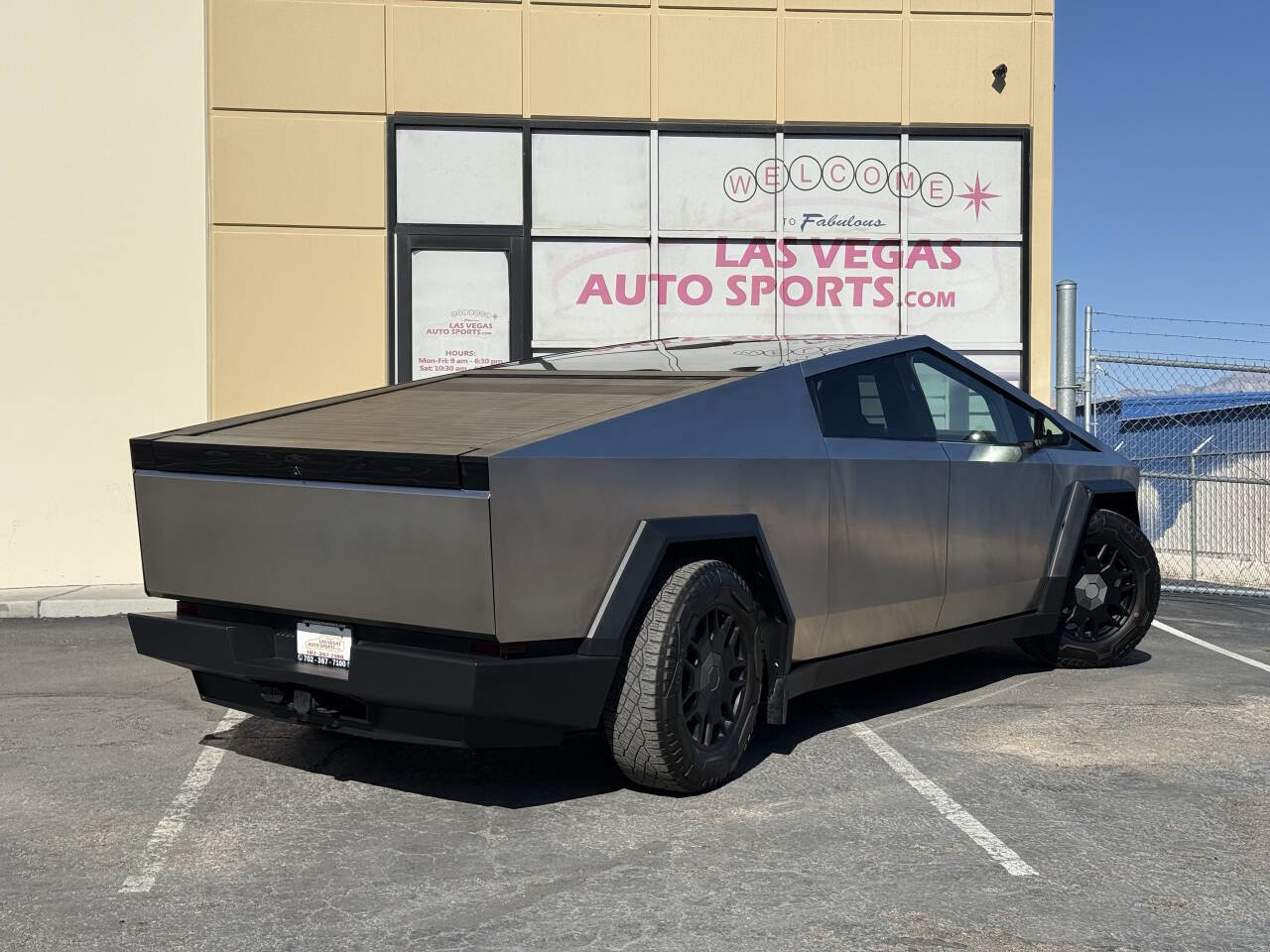 Used 2024 Tesla Cybertruck AWD Crew Cab image 7