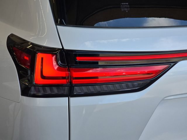 Used 2026 Lexus LX 600 4WD w/ Accessory Package (2T) image 38