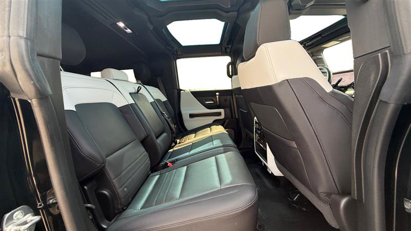 Used 2025 GMC Hummer EV 3X w/ LPO, Illumination Package AWD/4WD image 18