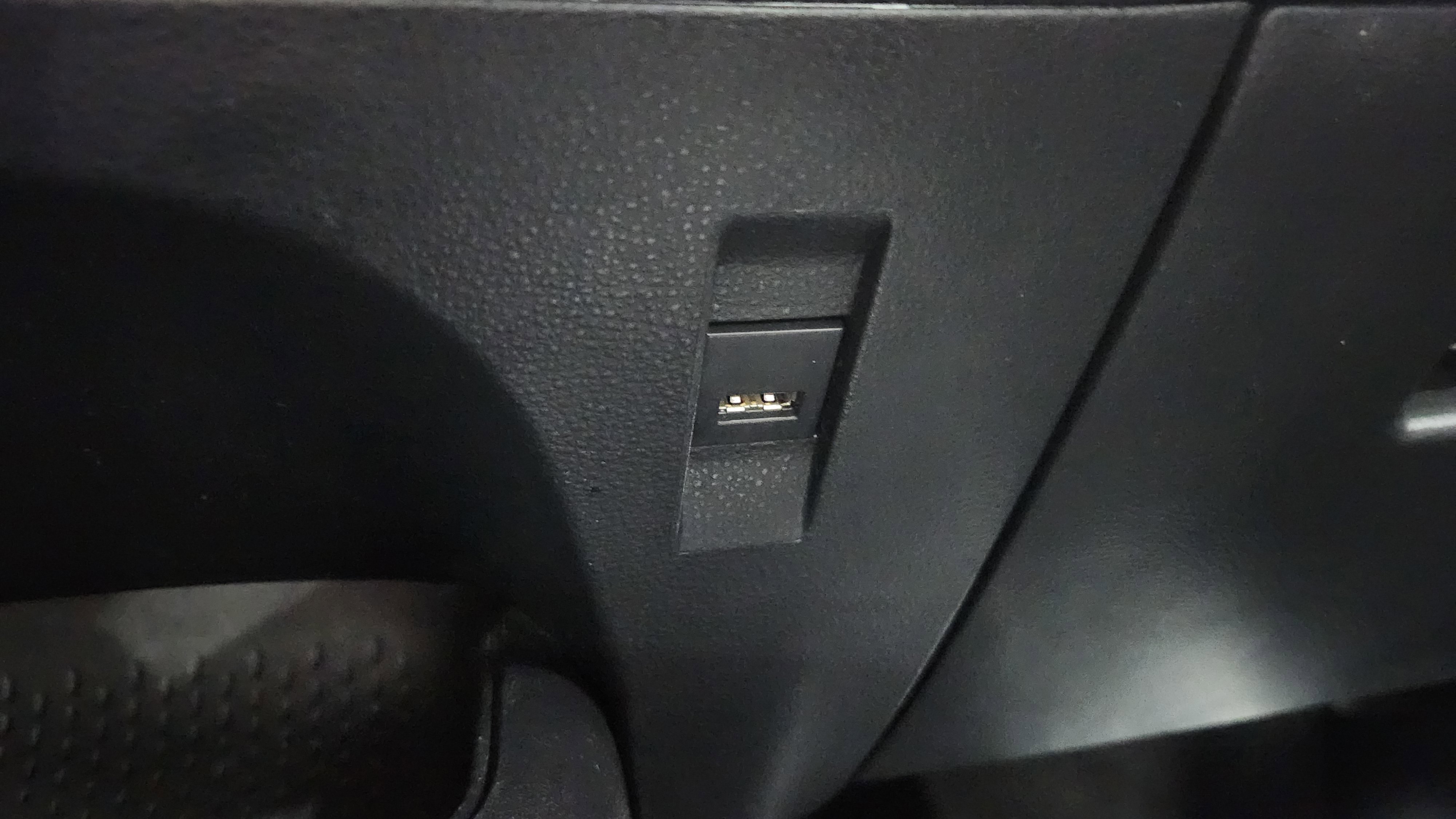 Used 2021 Toyota Corolla LE image 6