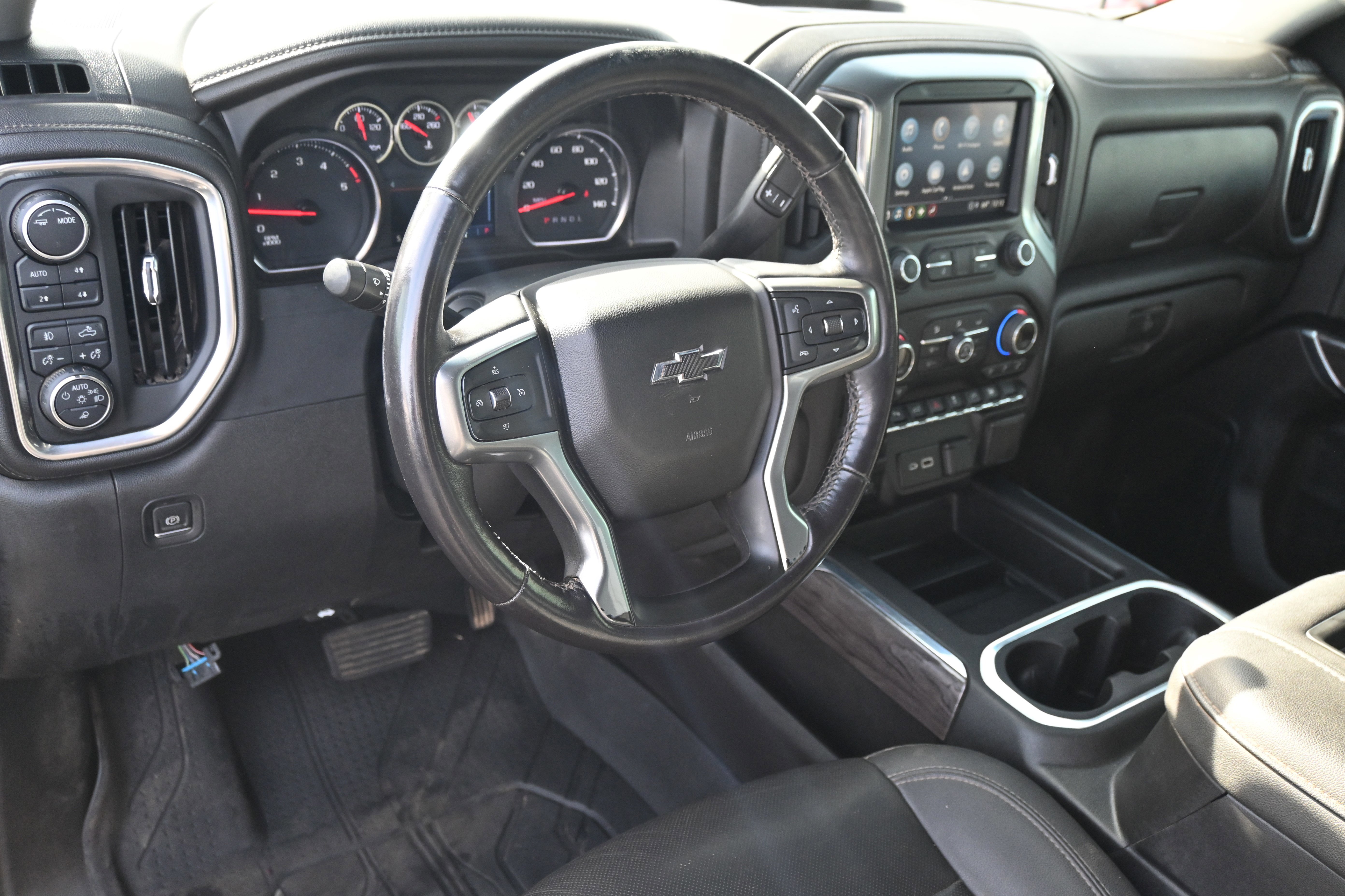 Used 2022 Chevrolet Silverado 2500 LTZ w/ LTZ Plus Package image 17