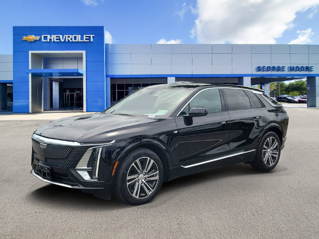Certified 2024 Cadillac Lyriq Luxury w/ LPO, Floor Liner Package AWD/4WD image 2