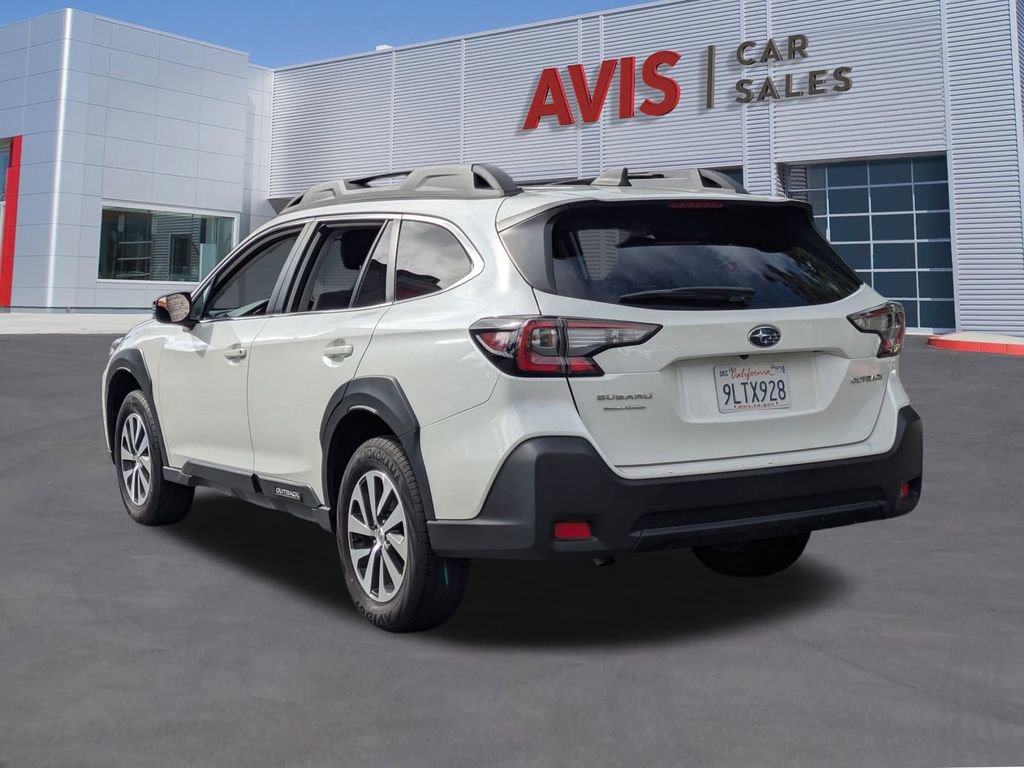 Used 2025 Subaru Outback Premium image 9