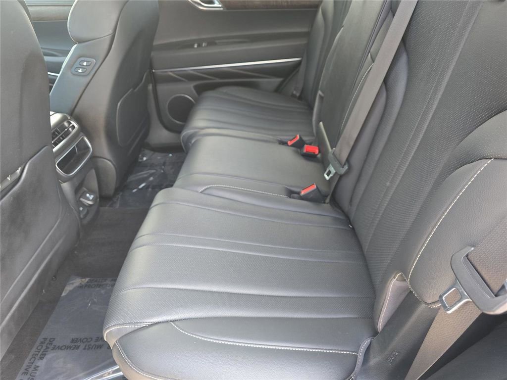 Used 2024 Genesis GV80 3.5T image 13