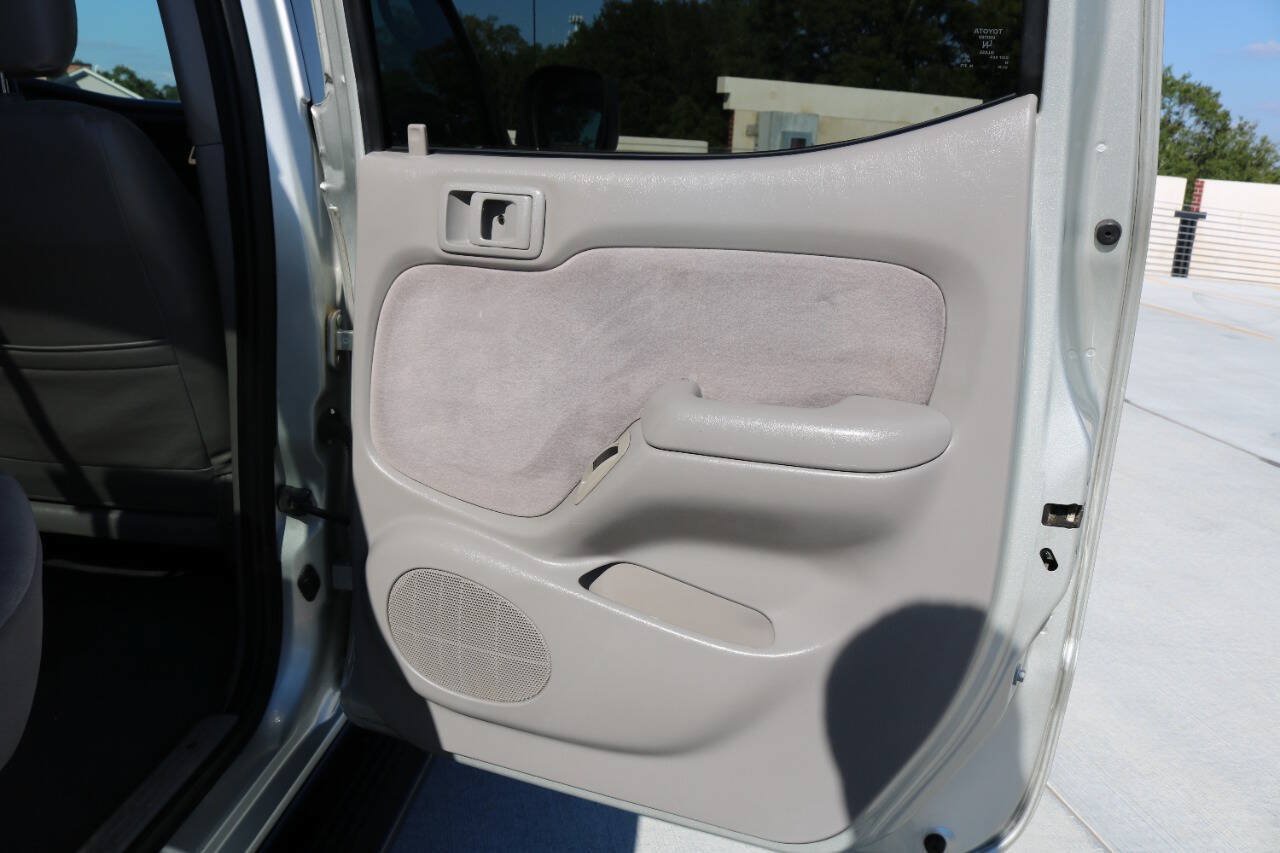 Used 2004 Toyota Tacoma PreRunner RWD image 97