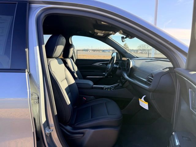 Used 2025 Chevrolet Traverse LT w/ Enhanced Driving Package image 10