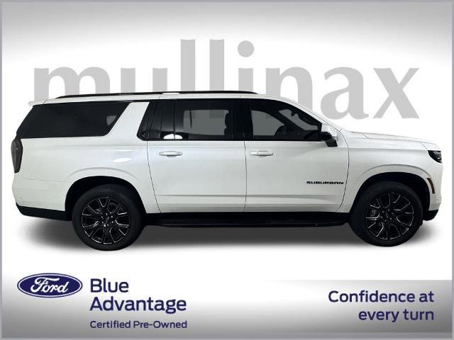 Used 2025 Chevrolet Suburban RST w/ RST Capability Package image 4