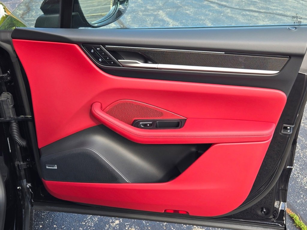 New 2025 Porsche Macan 4S Electric image 35