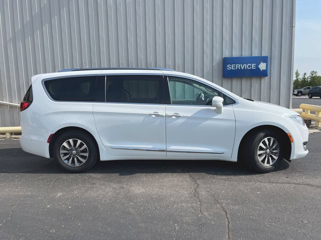 Used 2020 Chrysler Pacifica Touring-L Plus w/ Advanced Safetytec Group FWD image 11