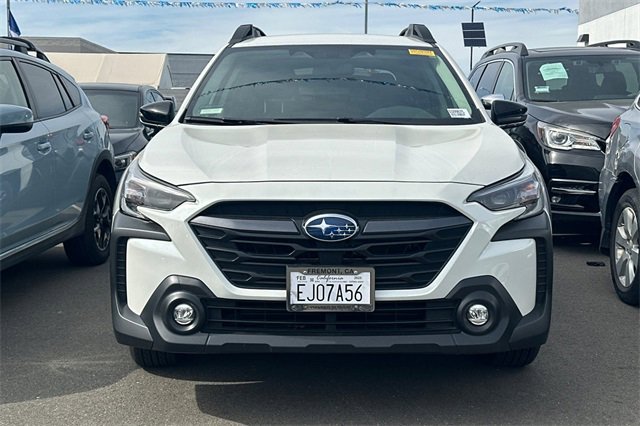 Used 2025 Subaru Outback Premium image 3