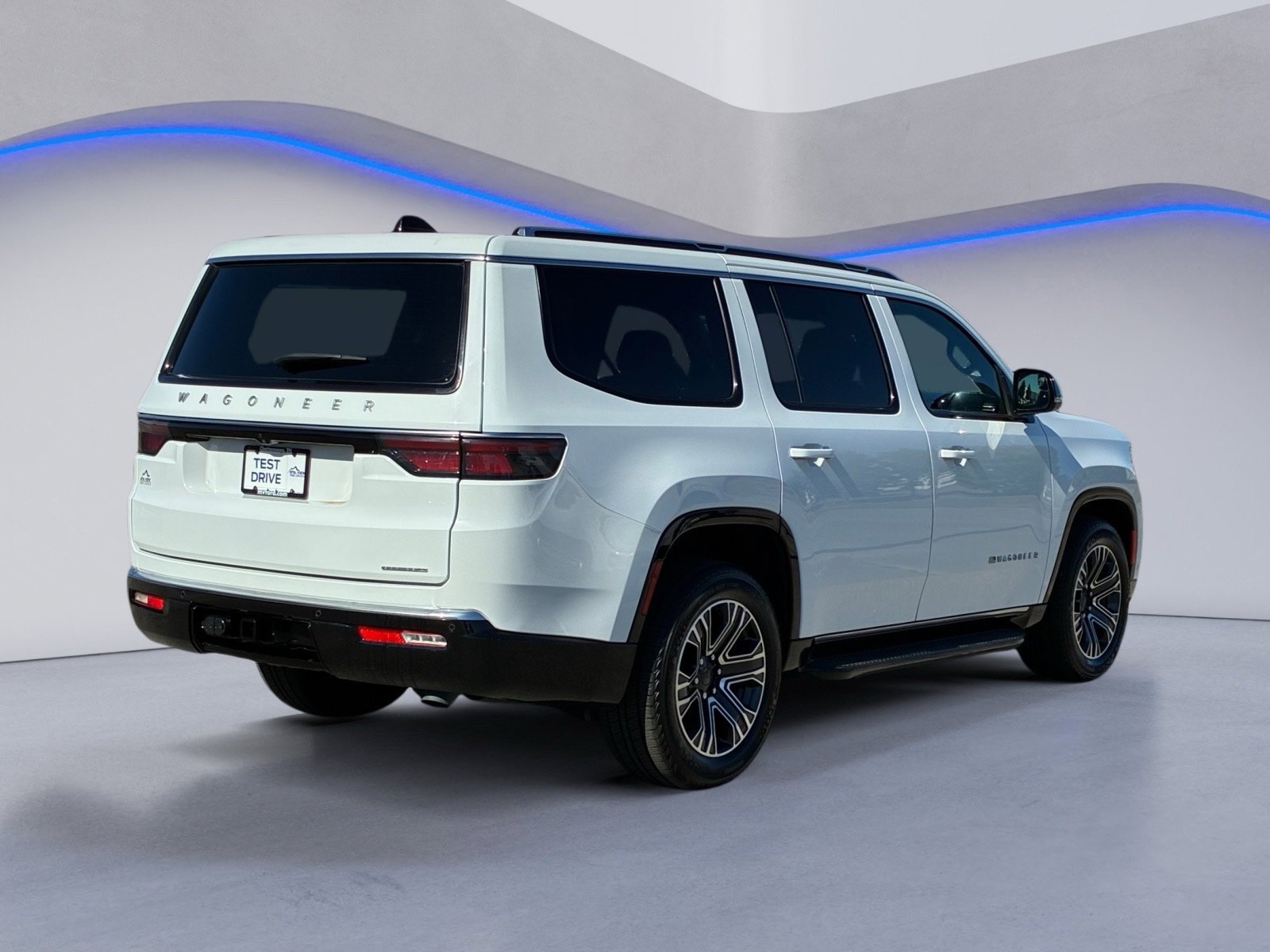 Used 2024 Jeep Wagoneer Series II w/ Flexible Seating Group RWD image 6