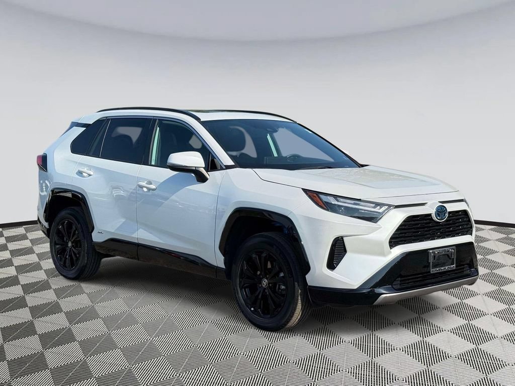 Used 2024 Toyota RAV4 SE w/ Convenience Package AWD/4WD image 1