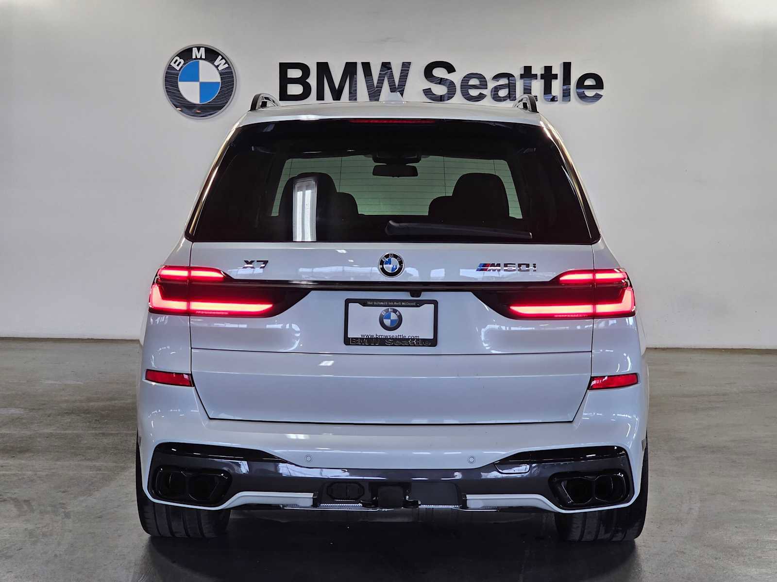 Used 2023 BMW X7 M60i w/ Executive Package AWD/4WD image 5