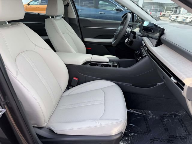 Used 2025 Hyundai Sonata Limited FWD image 7
