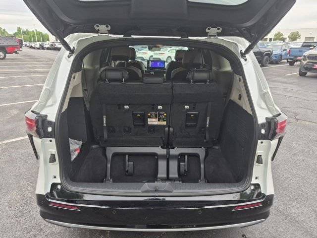 Certified 2025 Toyota Sienna Limited AWD/4WD image 18