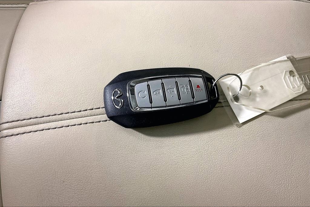 Used 2023 INFINITI QX60 Sensory w/ Vision Package image 14