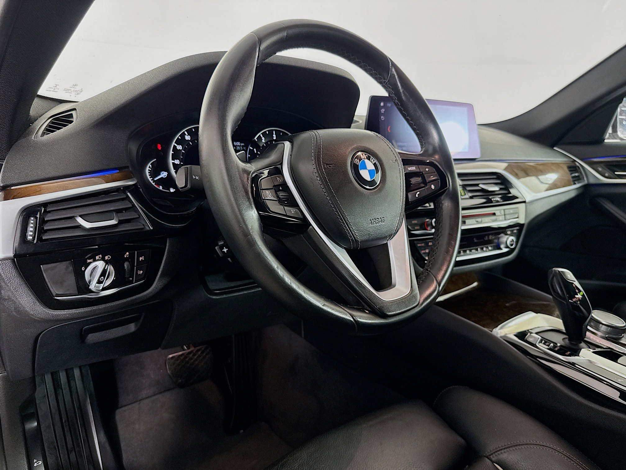 Used 2019 BMW 540i w/ Convenience Package RWD image 22