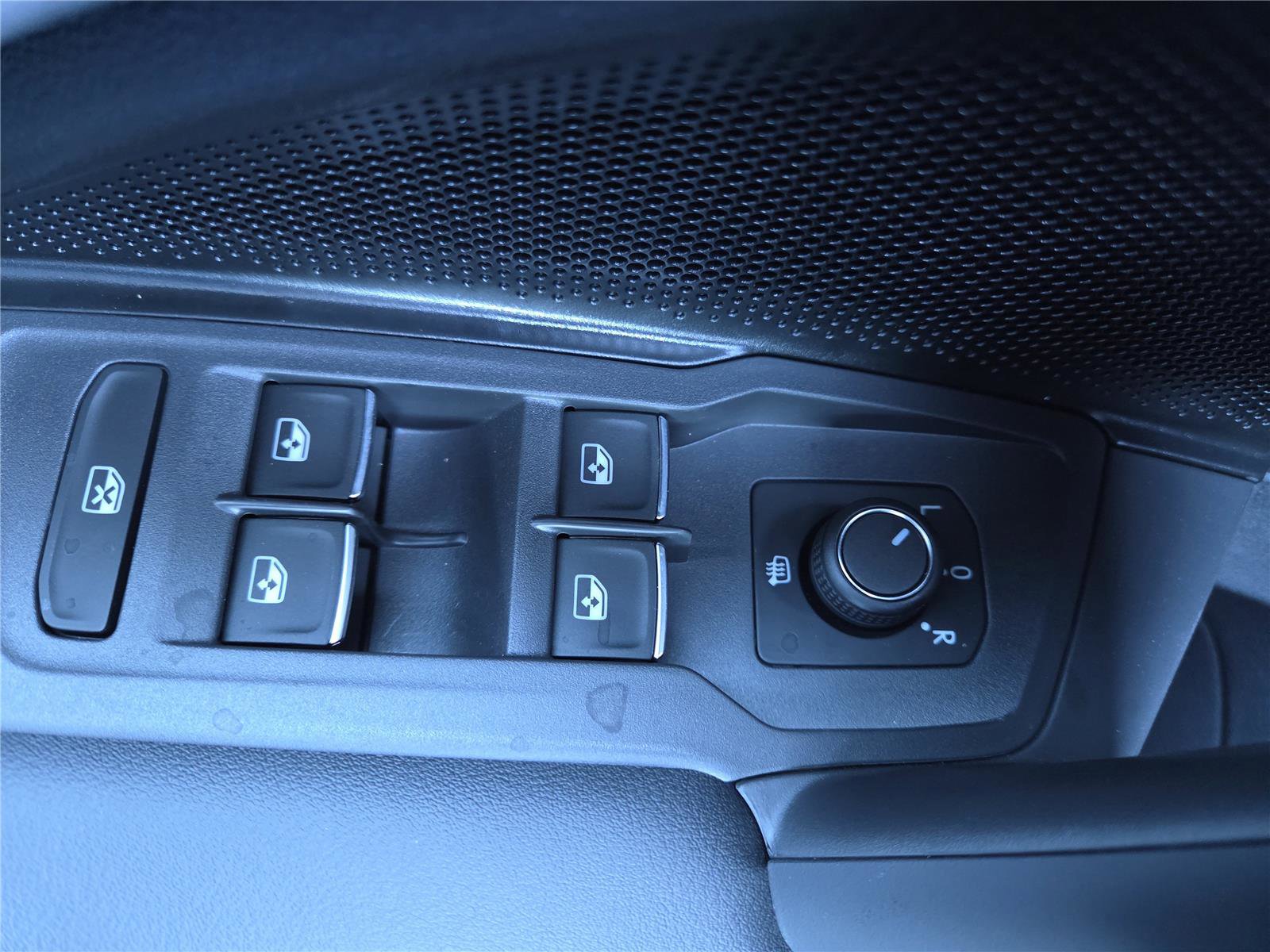 New 2026 Volkswagen Tiguan SE image 14