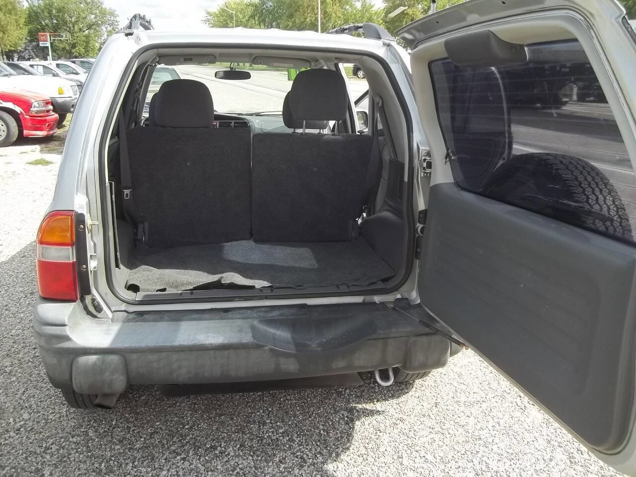 Used 2001 Chevrolet Tracker ZR2 image 12