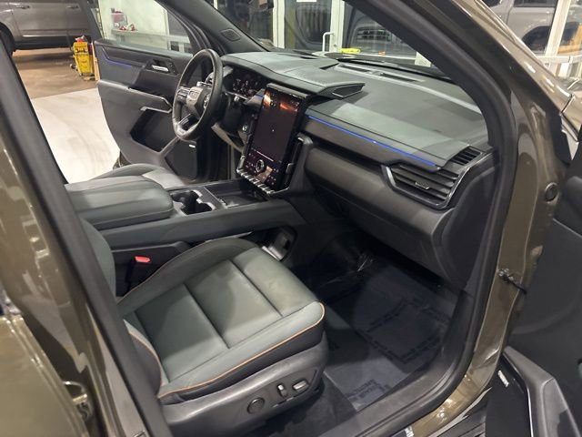 Used 2024 GMC Acadia AT4 w/ Luxury Package AWD/4WD image 33