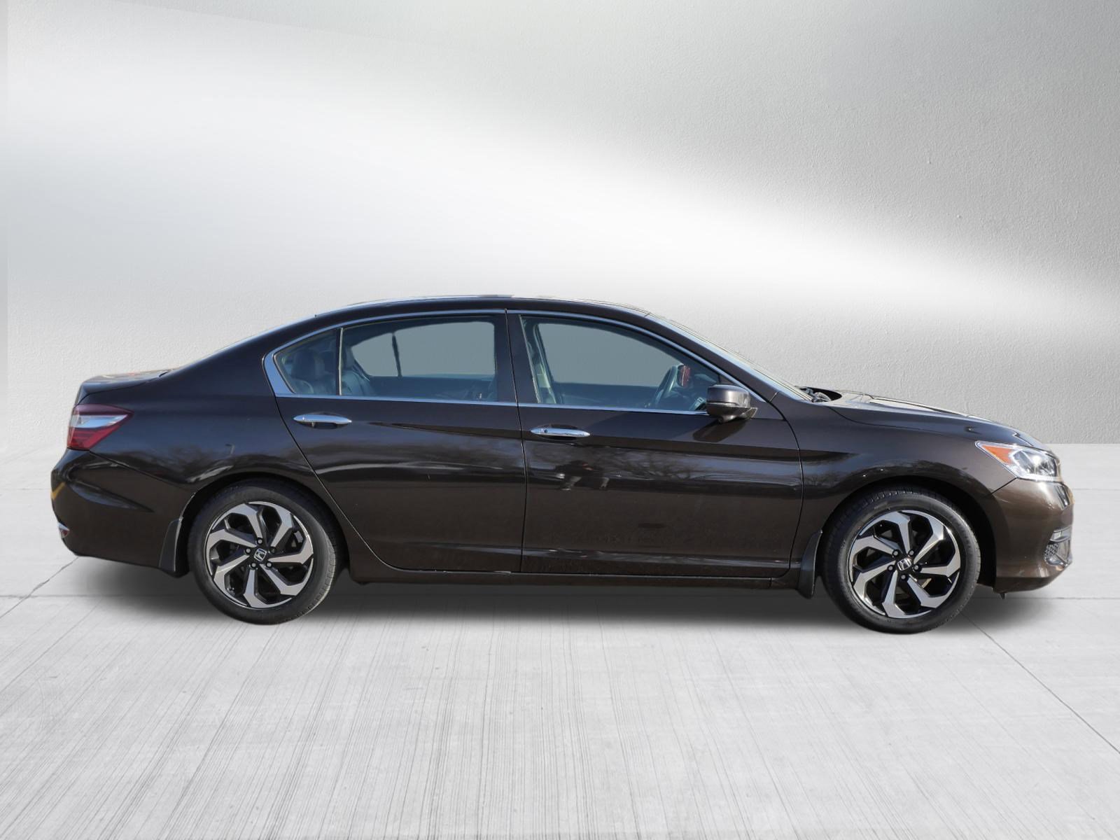 Used 2016 Honda Accord EX-L image 9