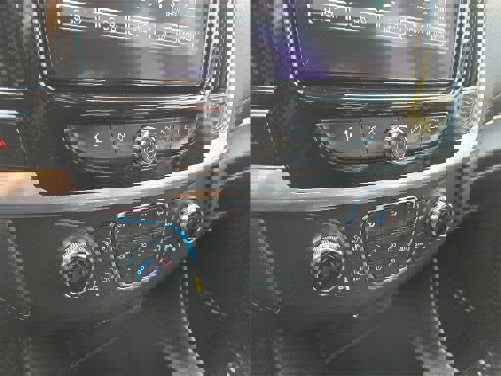 Used 2019 Chevrolet Traverse LT image 16