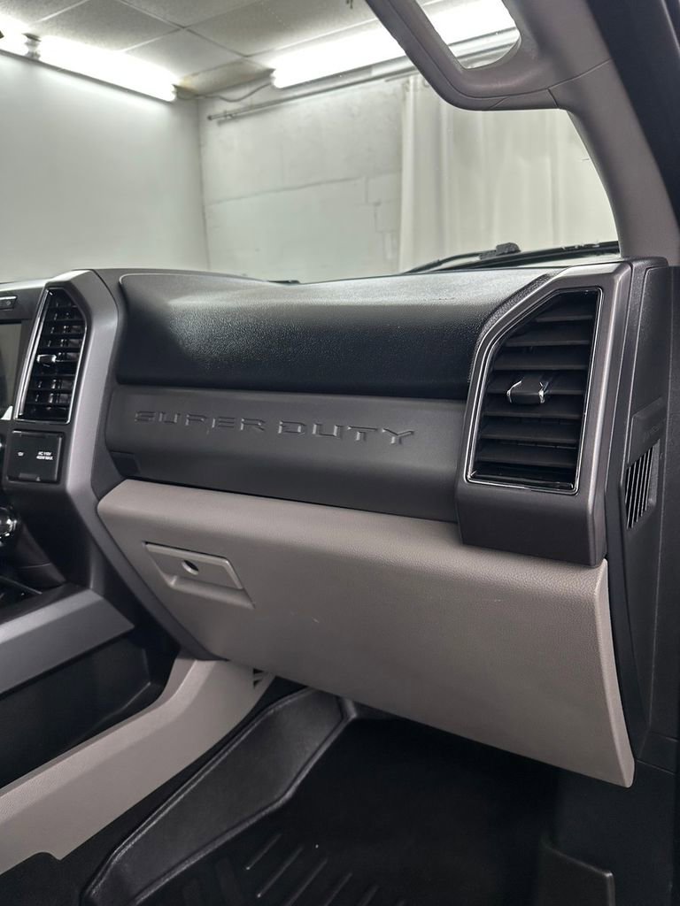 Used 2019 Ford F250 XLT w/ XLT Premium Package image 43