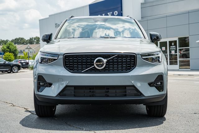 New 2026 Volvo XC40 B5 Plus w/ Climate Package AWD/4WD image 2