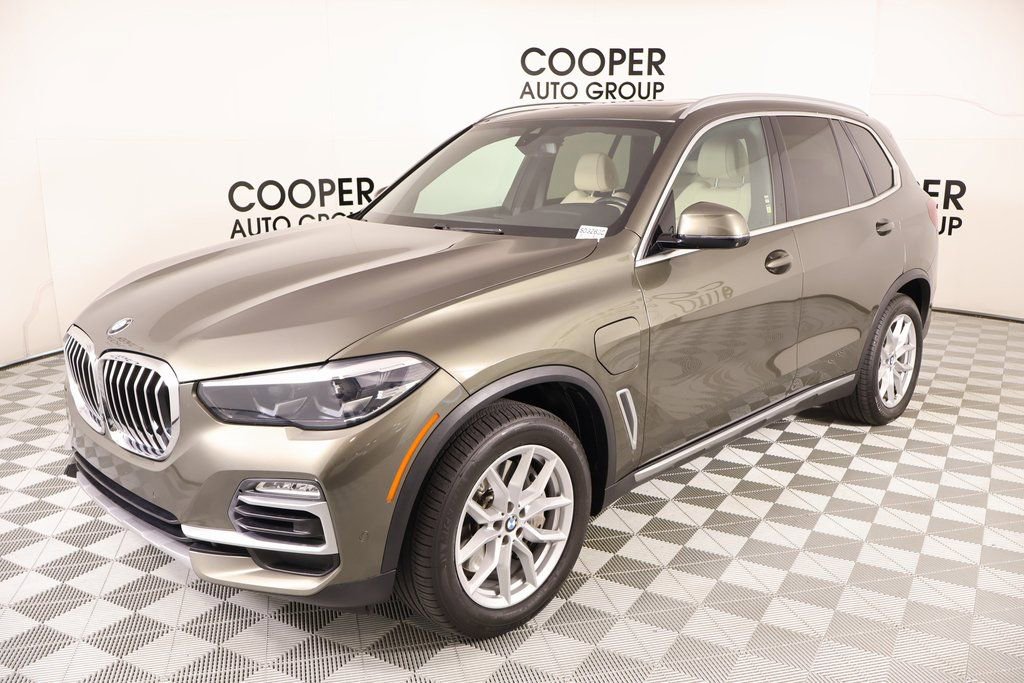 Used 2021 BMW X5 xDrive45e w/ Parking Assistance Package image 12