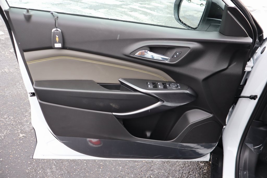 New 2026 Chevrolet Trax ACTIV image 3