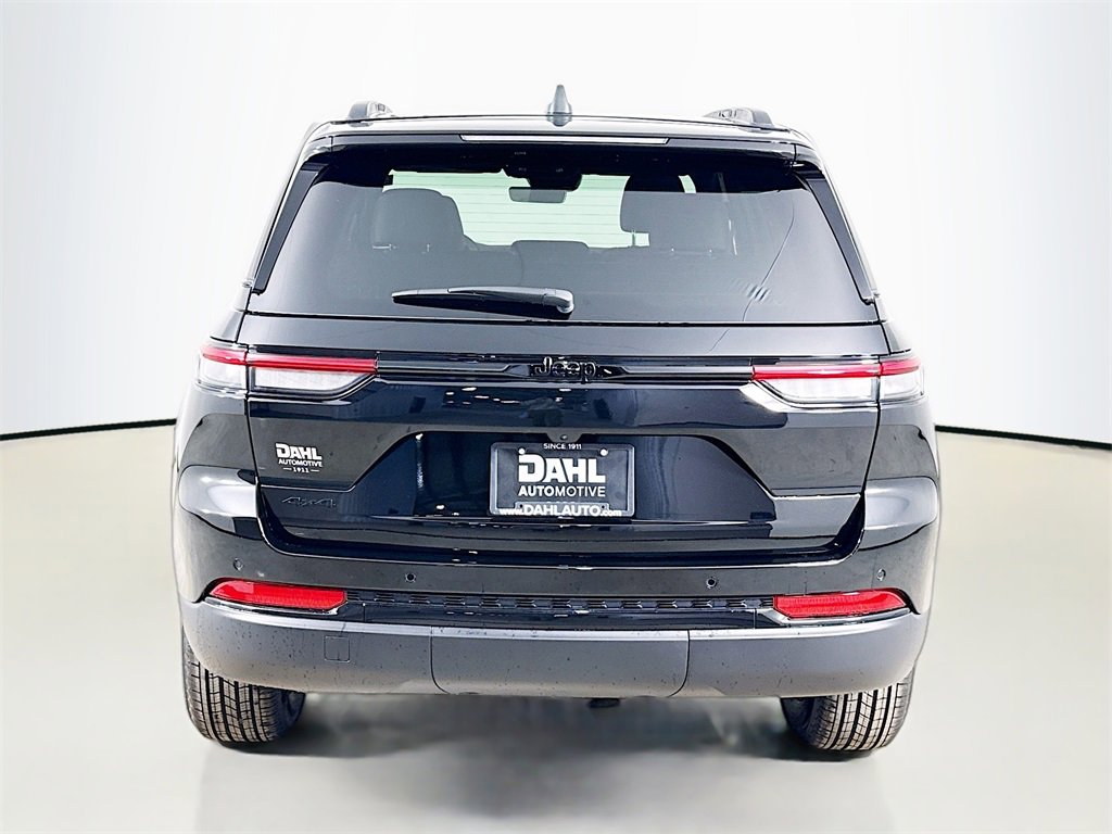 New 2025 Jeep Grand Cherokee Altitude image 6