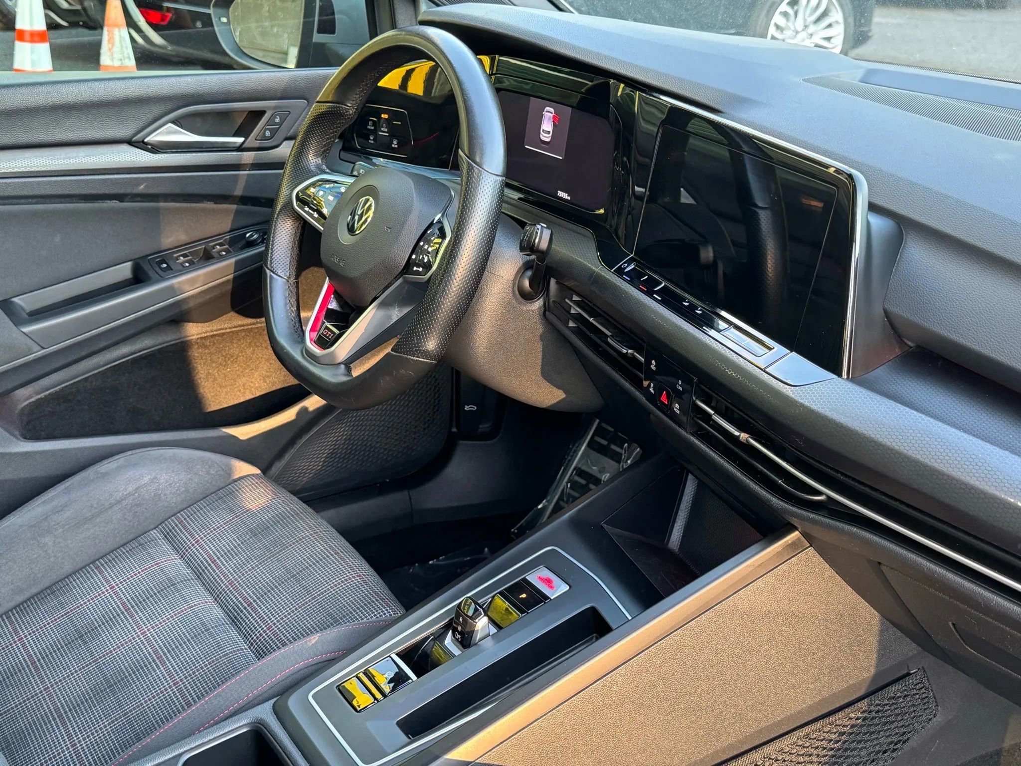 Used 2022 Volkswagen GTI SE image 21