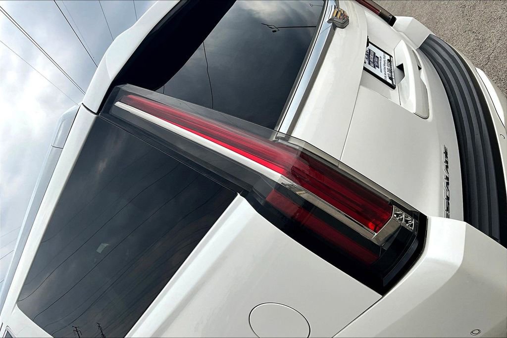 Used 2017 Cadillac Escalade ESV Luxury image 28